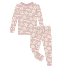 Load image into Gallery viewer, Print Long Sleeve Pajama Set - Baby Rose Shells &amp; Starfish
