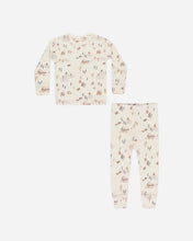 Load image into Gallery viewer, Organic Long Sleeve Pajama Set - Winter Town
