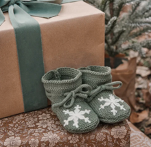 Load image into Gallery viewer, Green Snowflake Booties
