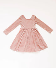 Load image into Gallery viewer, Gwendolyn Dress In Crushed Blush Velvet
